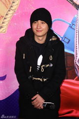 组图：《等风来》倪妮演装女 冯绍峰包场支持