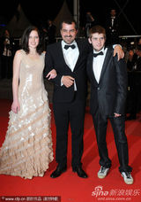 幻灯图集：《温柔的儿子》首映 女星雷人打扮出位