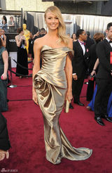 高清组图：乔治-克鲁尼携女友史黛希恩爱亮相