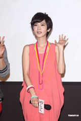 组图：曾之乔为新剧裸背上阵 被吴建豪袭胸吓坏父母