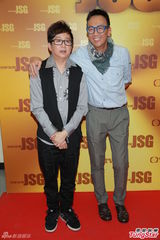 组图：林晓培等录《劲歌金曲》 吴若希低胸抢镜