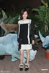 组图：吕慧仪结婚秀钻戒 陈志云等好友到场庆贺