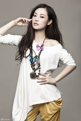 组图：汤晓菲蝴蝶概念写真曝光