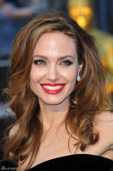 高清组图：安吉丽娜-朱莉携布拉德-皮特黑酷秒杀