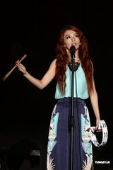 组图：Hebe语出惊人“胸部山” Ella搞笑扮丑相挺