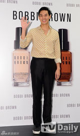 组图：少时Sunny与李泰兰等为某品牌化妆品站台