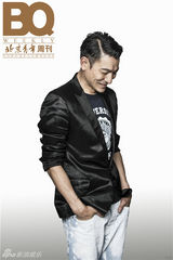 组图：刘德华灰白系写真 导师范儿十足