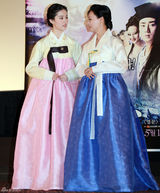 高清组图：新《倩女幽魂》韩国首映 刘亦菲穿韩服