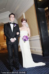 幻灯图集：梁静茹夫妇举办婚宴 光良等到场祝贺