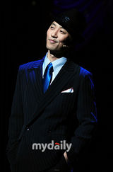 组图：玉珠贤陈久音乐剧《小姐和无赖》记者会