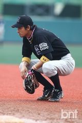 组图：韩艺人吴智昊金昌烈参加明星棒球大赛