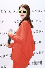 组图：韩星朴志胤苏怡贤等出席春夏时装展