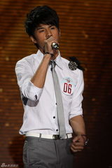 幻灯组图：快男300强突围赛第2场 农民诗人出局