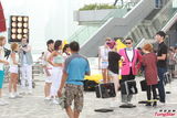 组图：Psy乘私人飞机访港 八位数接演耳机广告