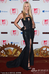 组图：2012MTV欧洲音乐大奖众星红毯璀璨