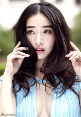 组图：阚清子唯美写真裙摆飞扬