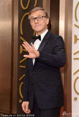 组图：克里斯托弗-瓦尔兹现身红毯