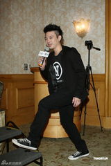 组图：小护士乐团发布三辑杨丞琳力挺