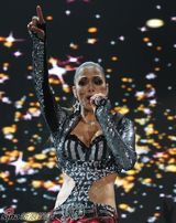 高清组图：小野猫组合印尼开唱 成员激情热舞