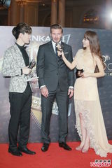 组图：榜中榜小贝贴面女主播 EXO-M西装俊朗