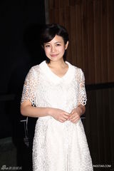 组图：陈妍希最爱吃菠萝油 无暇出席反狗仔行动