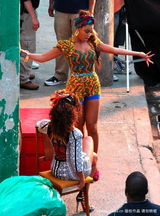 幻灯：碧昂斯与艾丽西亚合作新曲 拍MV比拼性感