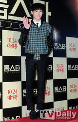 组图：泽演朱元李玹雨李宝英等捧场《TOPSTAR》