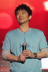 组图：孙耀威梁文音加盟不设限演唱会 推行宗教时尚