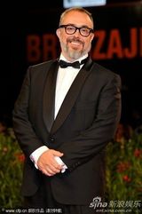 高清：《伤心小号曲》首映   女主角卡罗琳娜飘逸动人