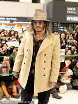 幻灯图集：约翰尼-德普现身日本惹粉丝疯狂