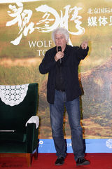 组图：《狼图腾》导演化身狼 回顾艰辛拍摄环境