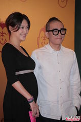 组图：曾志伟六十大寿陈小春携大肚应采儿亮相