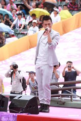 组图：众星助阵庆祝香港回归十五年汇演