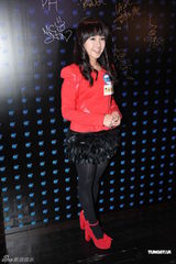 组图：阿Sa拒与陈伟霆同拍戏 容祖儿为身材学泰拳 