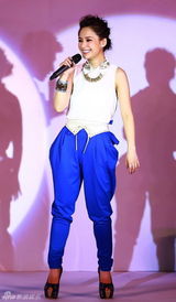 组图：阿娇谈分手自认勇敢 霍汶希赠“金龟婿”