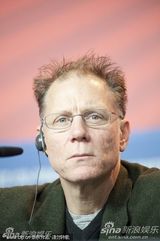 高清图：《未来》发布会 导演米兰达获两帅护花