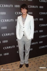 组图：何润东投资赚买房送父母 新片与甄子丹合作