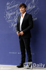 组图：韩星申贤俊大婚 张东健玄彬等大牌齐聚