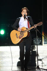 组图：香港唱片销量大奖 汪明荃郑少秋携手献唱