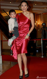 组图：沈傲君马伊琍景甜等出席活动红毯竞艳