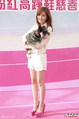 组图：阿Sa(蔡卓妍)尚无意结婚 自觉40岁适合生宝宝