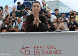 组图：郝蕾大气亮相戛纳 《浮城谜事》首映获赞誉