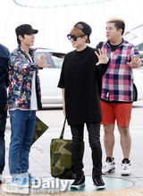 组图：SuperJunior等偶像赴土耳其开唱亮相机场