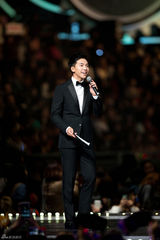 组图：G-DRAGON包揽2013MAMA四奖创佳绩