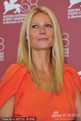 组图：格温妮丝·帕特洛亮相《传染病》记者会 