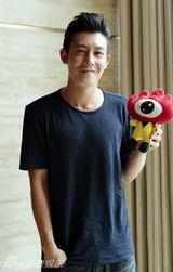 组图：陈冠希发新专辑接受新浪专访