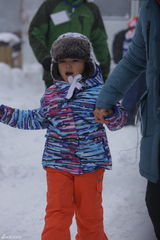 组图：《爸爸》爸爸们全副武装 冰天雪地劈木头