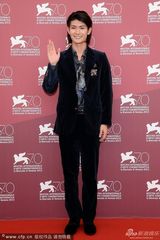 组图：《宇宙海贼哈洛克船长》松本零士亮相