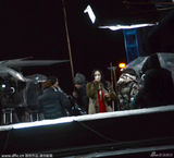 组图：杨幂熬夜雪中赶戏 孕症明显咳嗽作呕