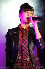 组图：AKB48前田敦子单飞后香港登台首献唱